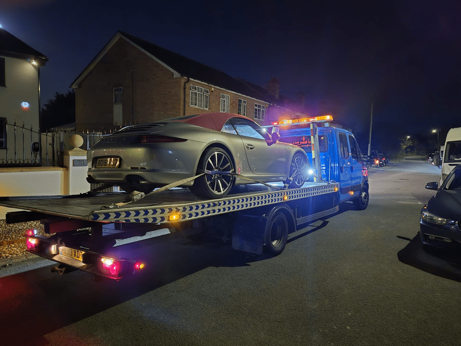 Tow truck in Beaconsfield providing 24 hour breakdown recovery near M40