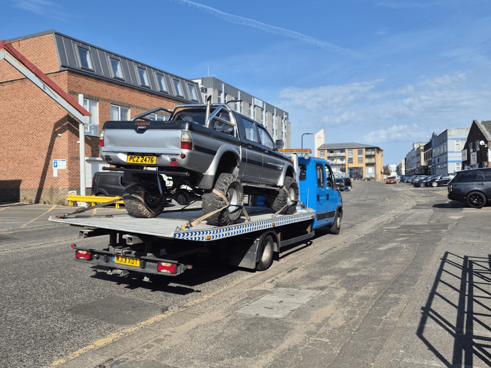 Tow truck in Datchet Berkshire providing breakdown recovery
